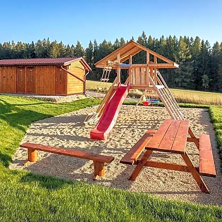 Lodge Tlusty Svist *